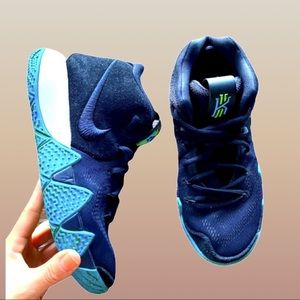 Nike Kyrie 4 size 4Y Basketball shoes AA2897-401
